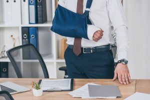 worker pursuing worker compensation and personal injury